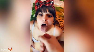 Ang high school nga babaye nakakuha sa iyang unang cum sa iyang baba gikan sa usa ka klasmeyt